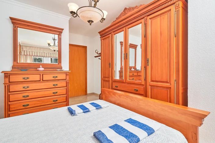 Image No.14-4 Bed Property for sale