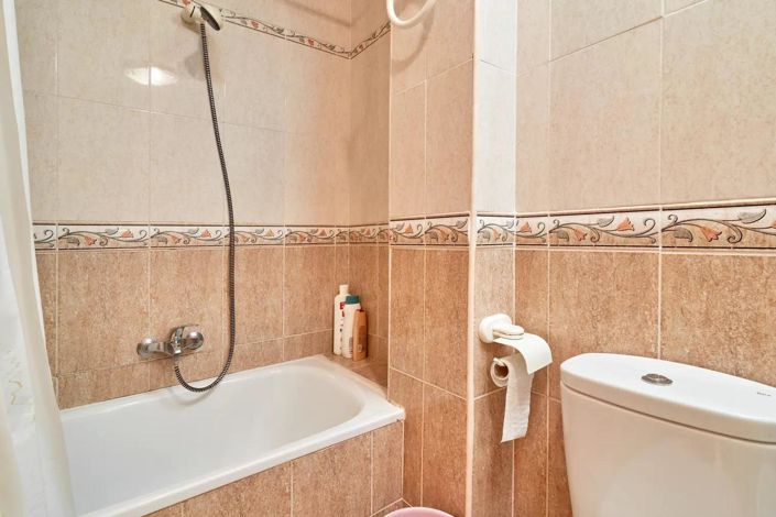 Image No.16-4 Bed Property for sale