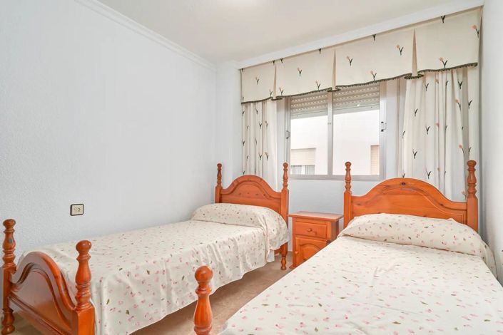 Image No.17-4 Bed Property for sale