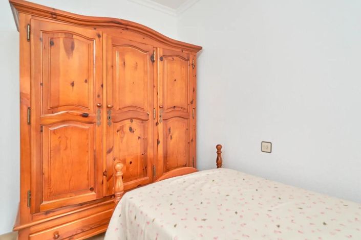 Image No.18-4 Bed Property for sale