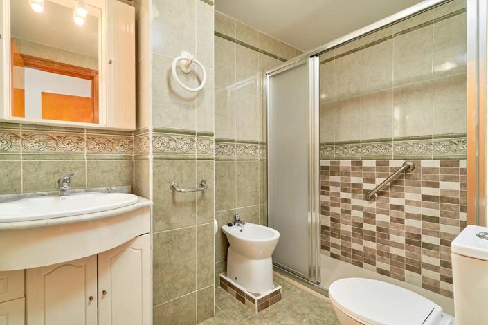 Image No.19-4 Bed Property for sale