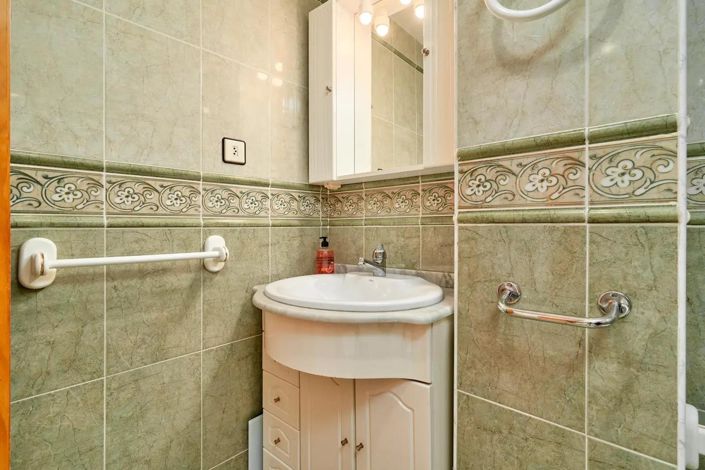 Image No.20-4 Bed Property for sale