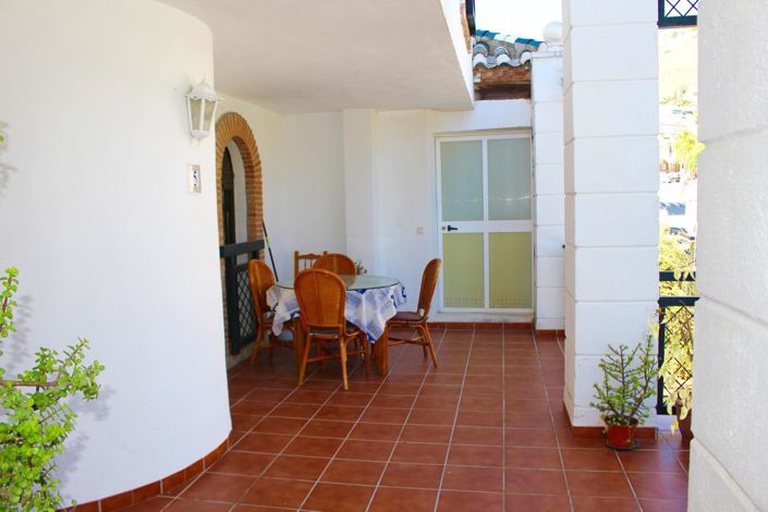 Image No.11-4 Bed Property for sale