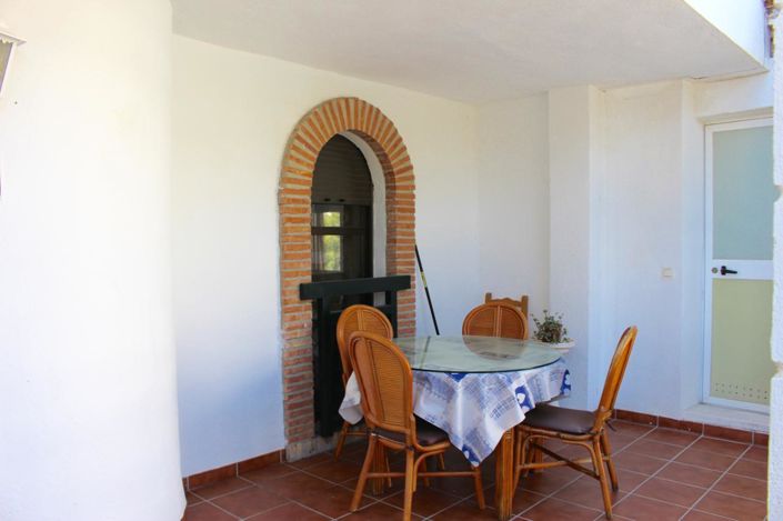 Image No.12-4 Bed Property for sale