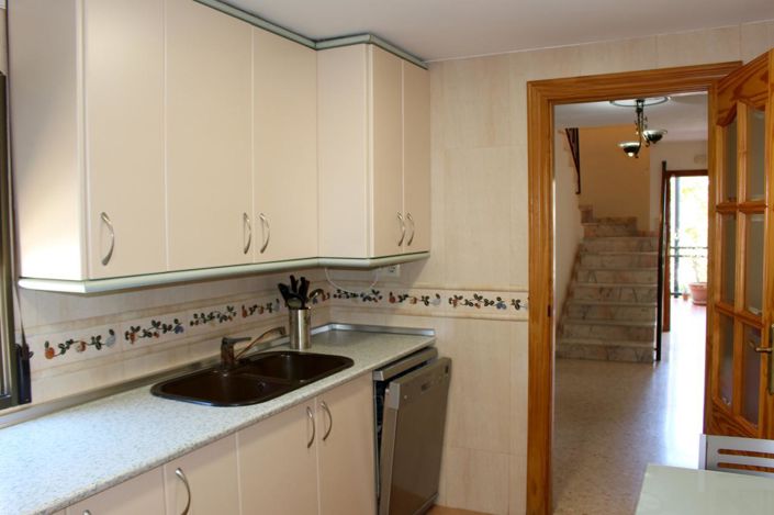 Image No.15-4 Bed Property for sale