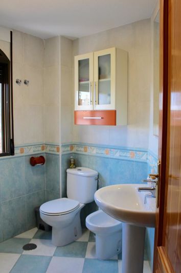 Image No.16-4 Bed Property for sale