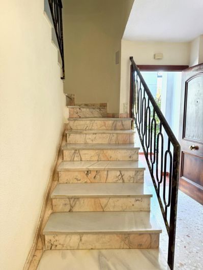 Image No.22-4 Bed Property for sale