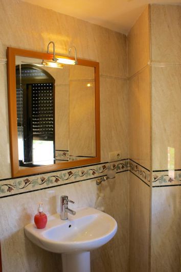 Image No.31-4 Bed Property for sale