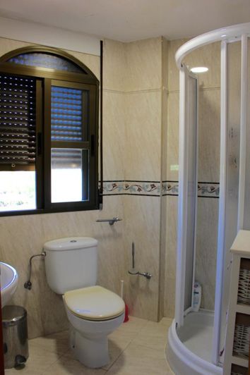 Image No.32-4 Bed Property for sale