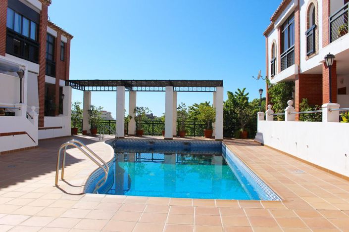 Image No.38-4 Bed Property for sale