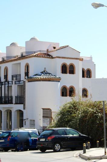 Image No.42-4 Bed Property for sale