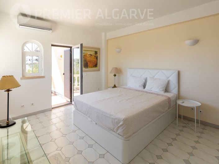 Image No.22-6 Bed House for sale