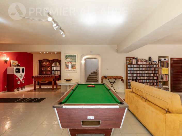 Image No.48-6 Bed House for sale