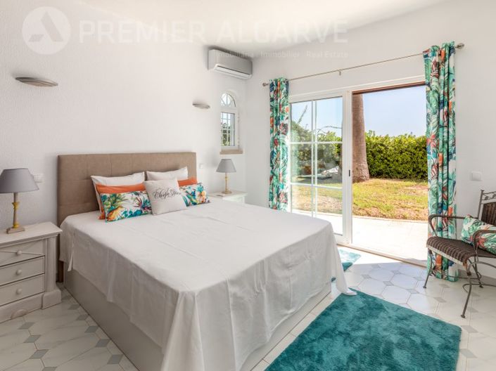 Image No.6-6 Bed House for sale