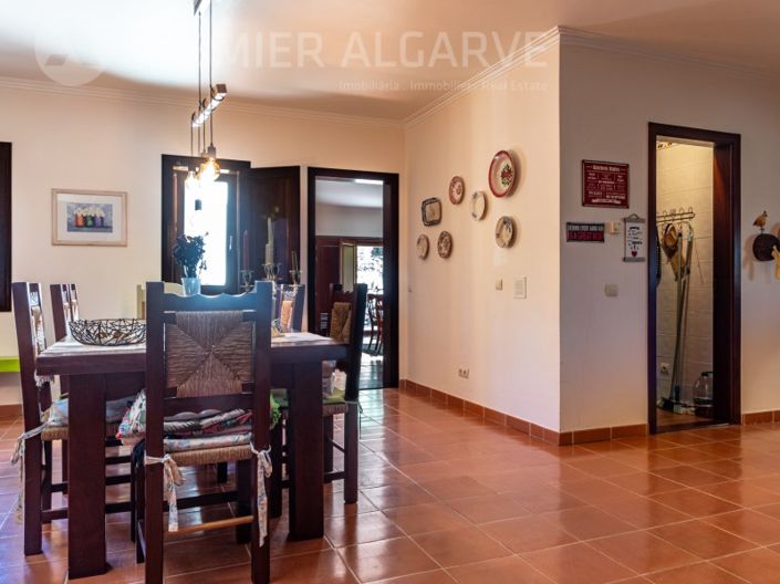 Image No.10-5 Bed House for sale