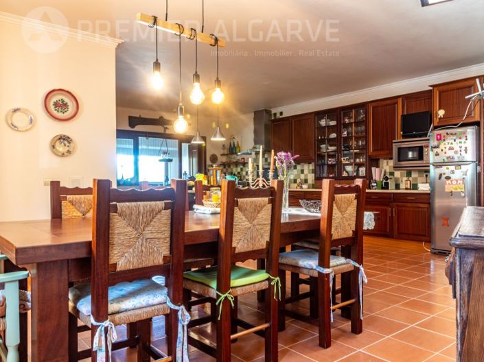 Image No.11-5 Bed House for sale