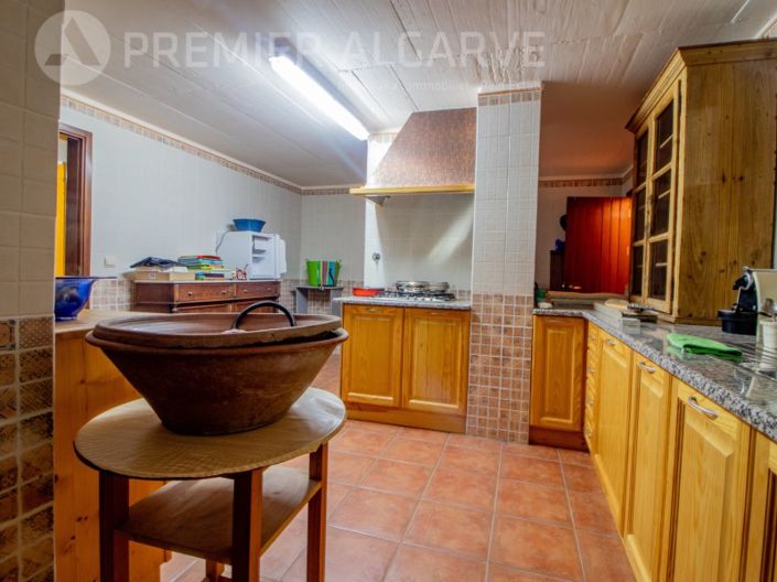 Image No.28-5 Bed House for sale