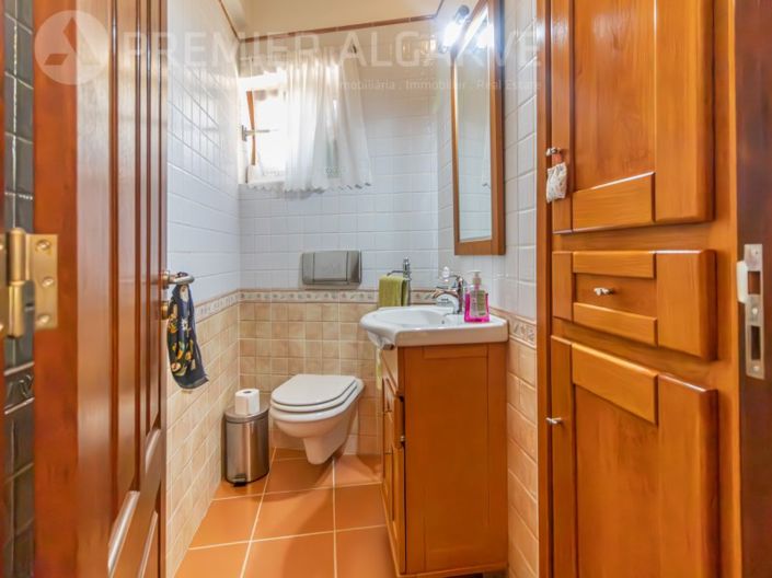 Image No.30-5 Bed House for sale