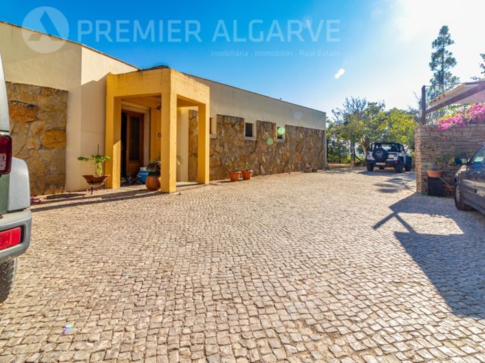 Image No.31-5 Bed House for sale