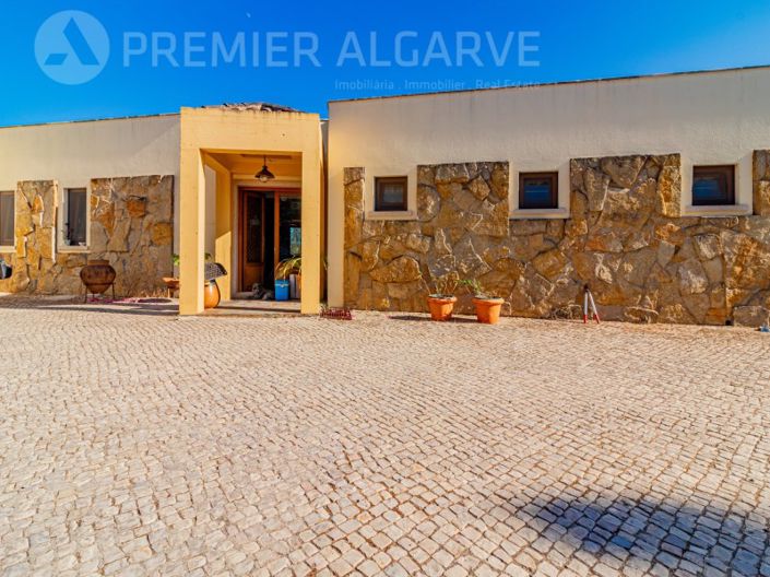 Image No.33-5 Bed House for sale