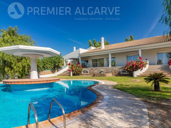 Image No.4-6 Bed House for sale