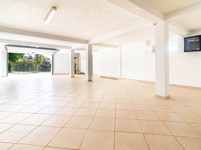 Image No.35-6 Bed House for sale