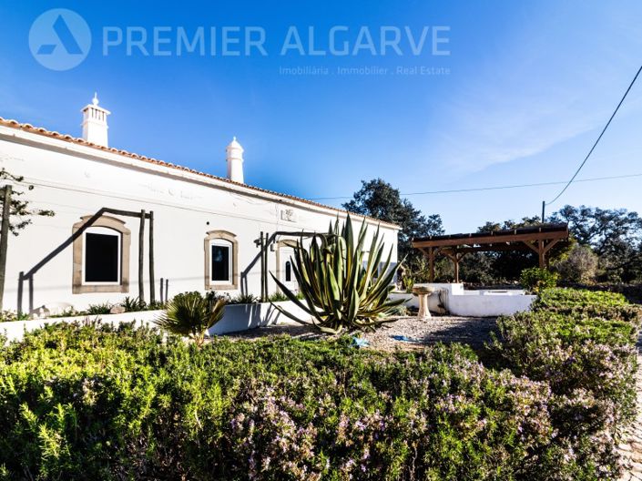 Image No.10-5 Bed House for sale