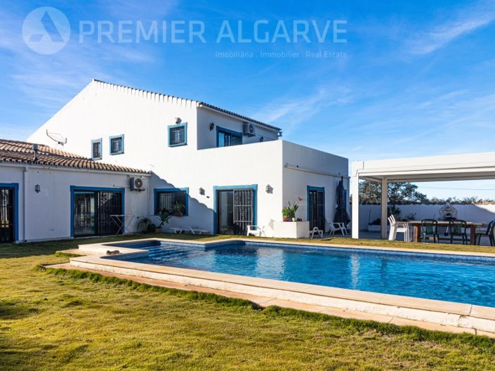 Image No.1-5 Bed House for sale