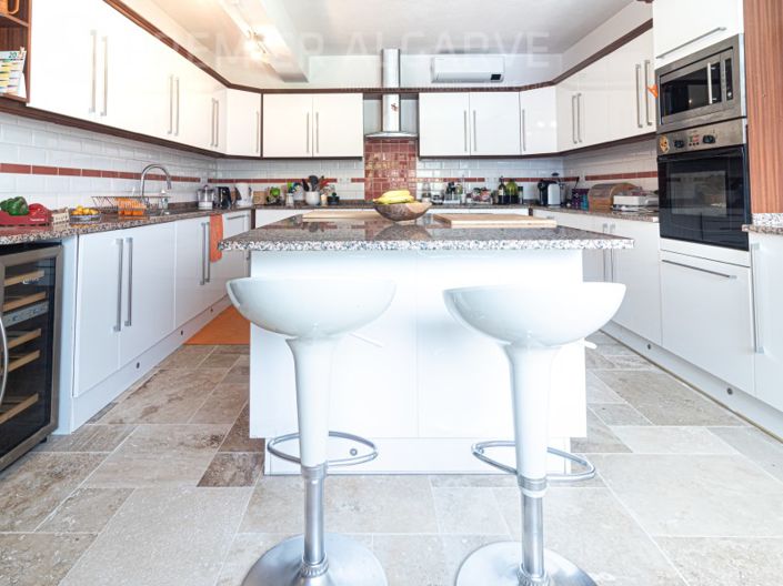 Image No.20-5 Bed House for sale