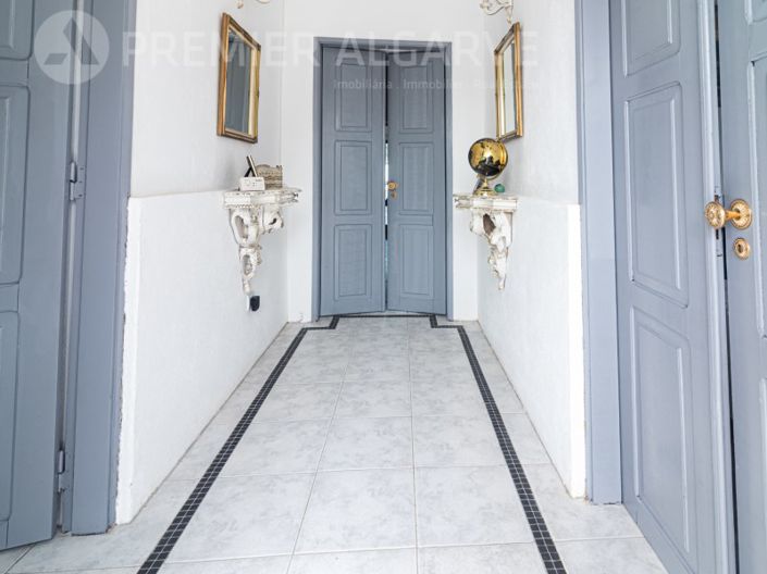 Image No.26-5 Bed House for sale