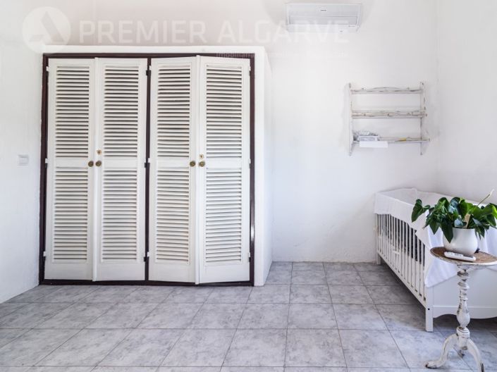 Image No.32-5 Bed House for sale