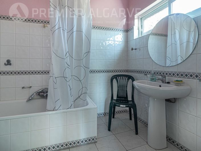 Image No.33-5 Bed House for sale