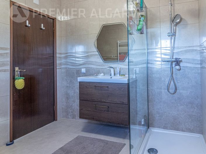 Image No.36-5 Bed House for sale