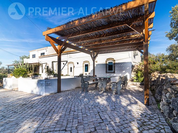 Image No.7-5 Bed House for sale