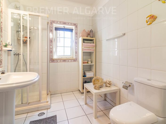 Image No.24-3 Bed House for sale