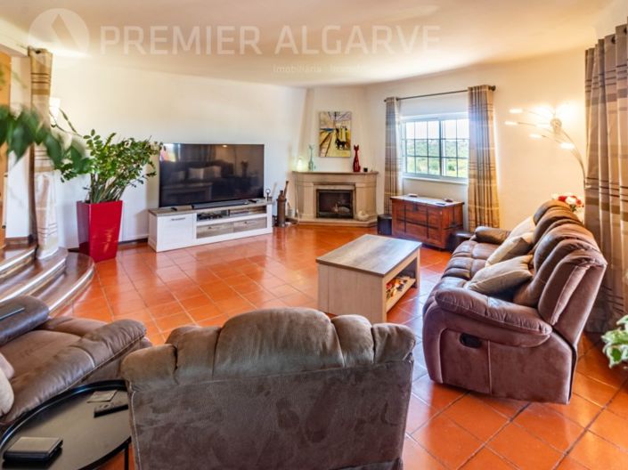 Image No.8-3 Bed House for sale