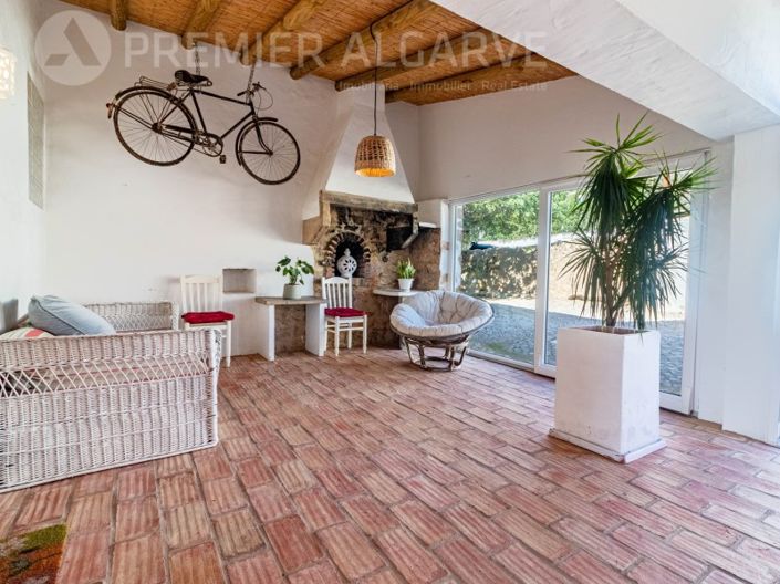 Image No.15-6 Bed House for sale