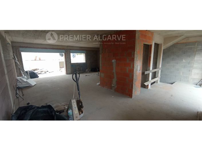 Image No.10-3 Bed House for sale