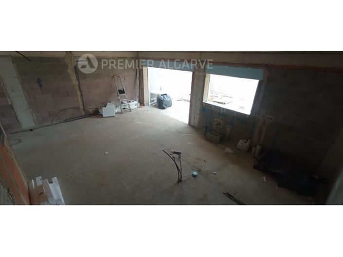 Image No.9-3 Bed House for sale