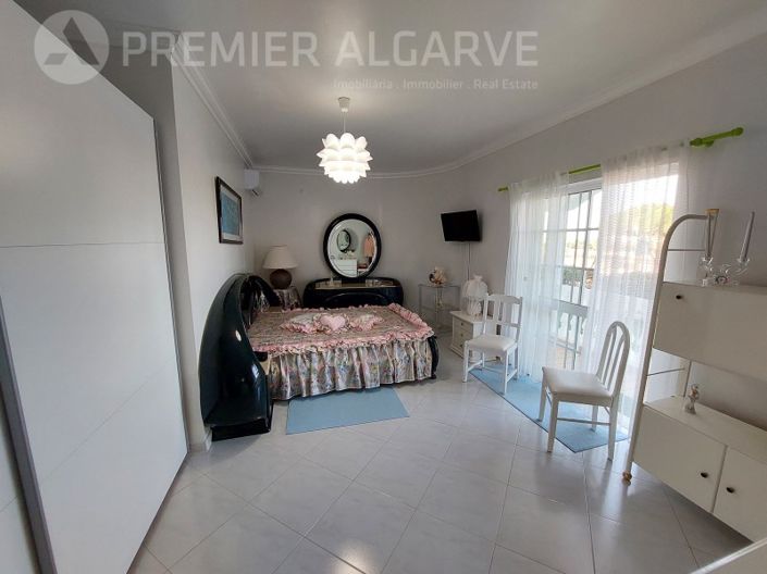 Image No.11-5 Bed House for sale