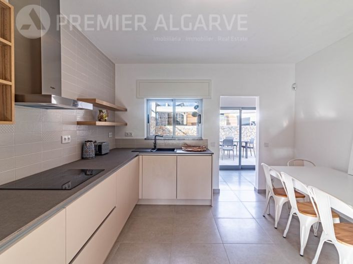 Image No.10-5 Bed House for sale