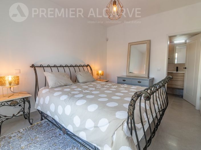 Image No.12-5 Bed House for sale