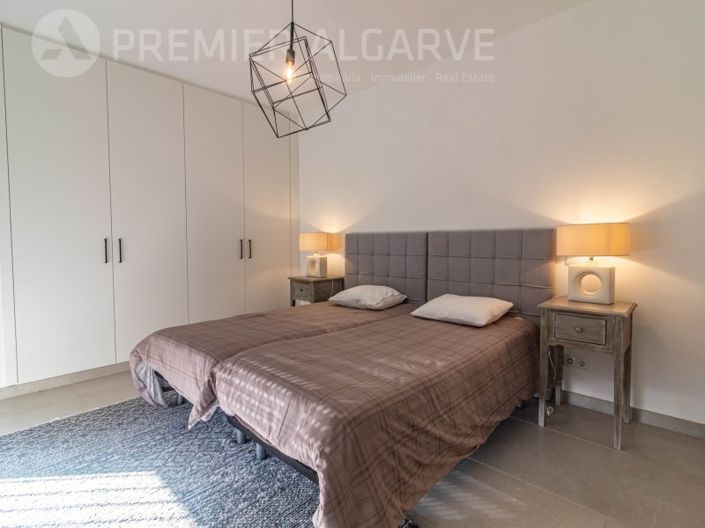 Image No.30-5 Bed House for sale