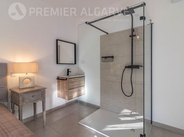 Image No.32-5 Bed House for sale