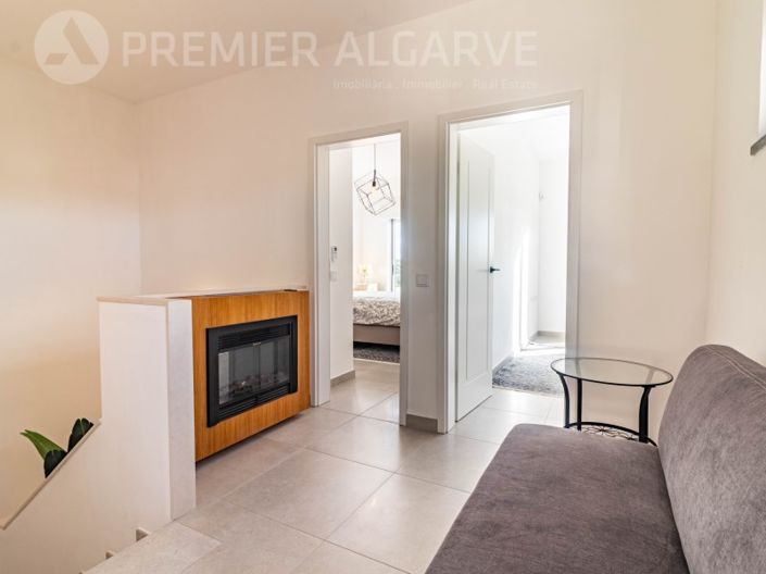 Image No.35-5 Bed House for sale