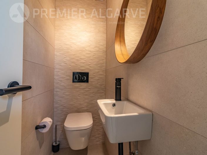 Image No.36-5 Bed House for sale