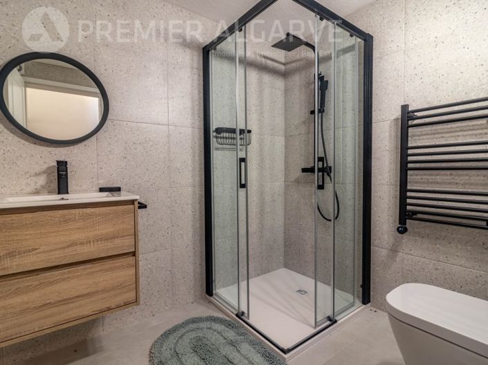 Image No.40-5 Bed House for sale