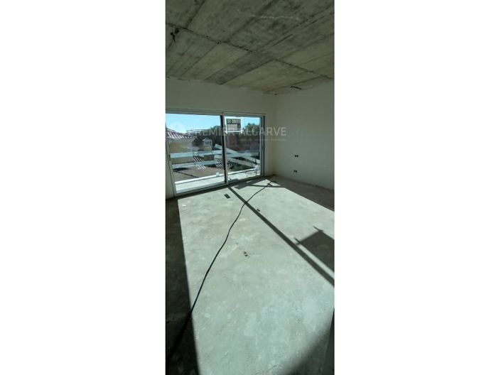 Image No.18-4 Bed House for sale