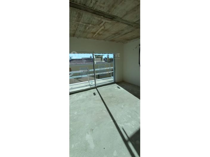 Image No.21-4 Bed House for sale