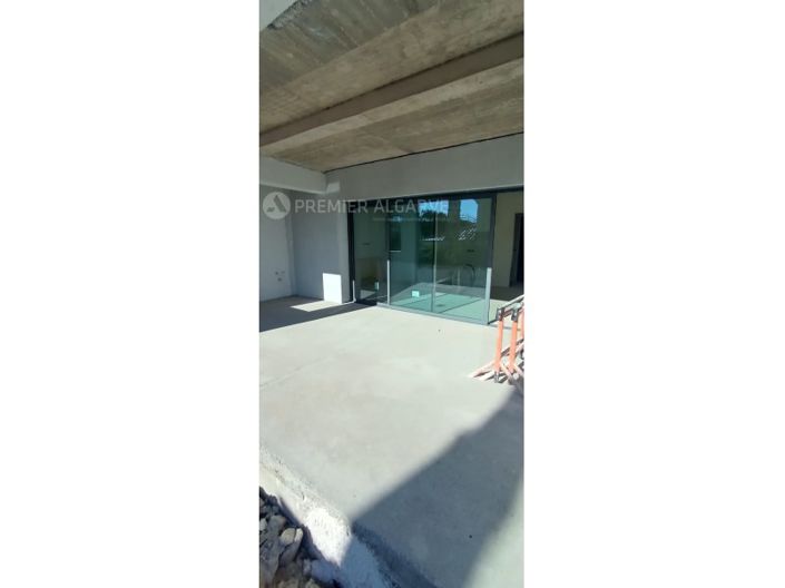 Image No.27-4 Bed House for sale